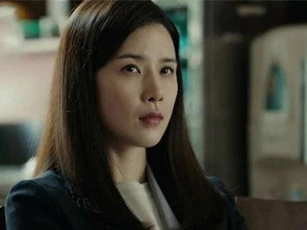 Chị chồng về chơi ném cho cả chậu quần áo "nhờ giặt hộ", tôi chỉ xoáy vài câu khiến chị ta tẽn tò