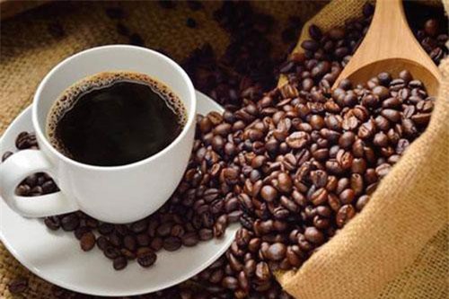 Thói quen biến ly cà phê buổi sáng thành thuốc độc của người Việt