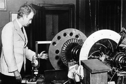 Lịch sử ghi nhận John Logie Baird là người phát minh ra TV. Nhưng lịch sử ghi nhận quá trình ra đời chiếc TV đầu tiên phức tạp hơn rất nhiều. Ảnh: Internet