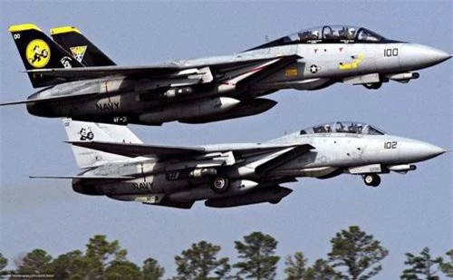 Tiêm kích đánh chặn F-14D Tomcat của Hoa Kỳ. (Ảnh: Military Watch Magazine)