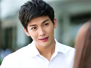 Nhà tôi nổi sóng giận dữ ngay khi nhìn thấy vợ tương lai của anh trai