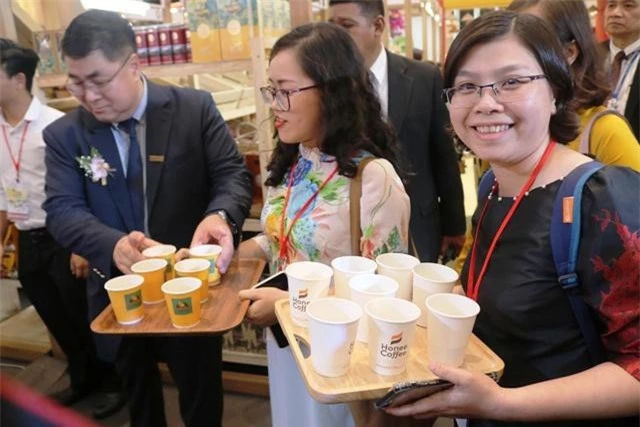 5 Tuần hàng là dịp để giới thiệu quảng bá trực tiếp các sản phẩm cà phê và trà của Việt Nam tới người tiêu dùng Thái Lan