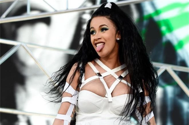 Hay tin Nicki Minaj trở thành nữ rapper “cá kiếm” nhất năm, Cardi B vội vã “cà khịa” để đòi lại công bằng - Ảnh 4.