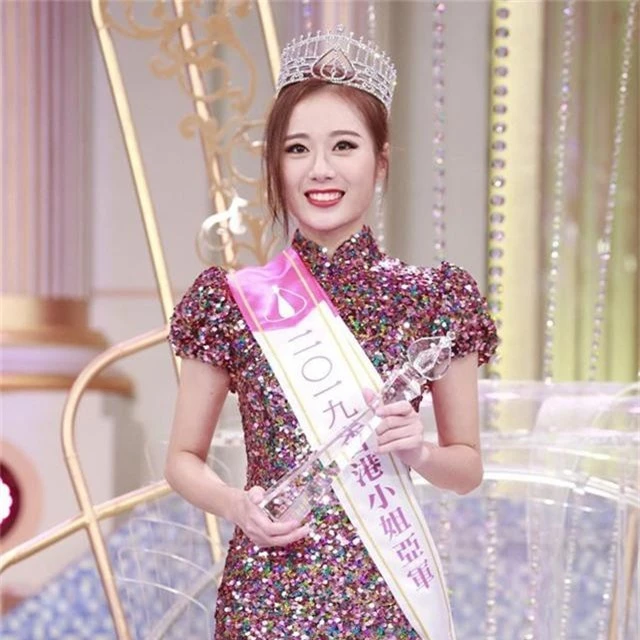 Một Hoa hậu đăng quang năm 2019 mất giá vì tai tiếng tình ái, bê bối mua giải  - Ảnh 11.