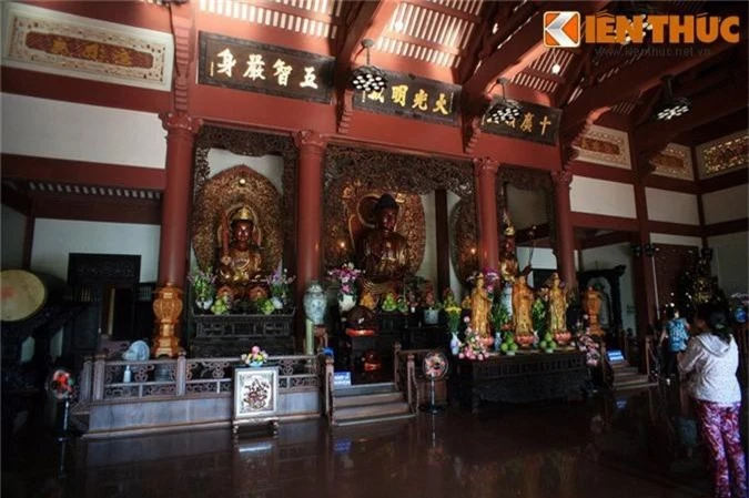 Kham pha ve dep cua ngoi chua rong nhat Sai Gon-Hinh-5