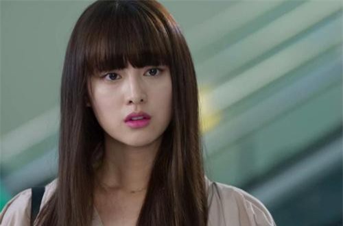 Chướng mắt vì chồng ngày ngày nhắn tin với đồng nghiệp nữ, tôi lên tiếng thì nhận ngay phản ứng bất ngờ từ anh