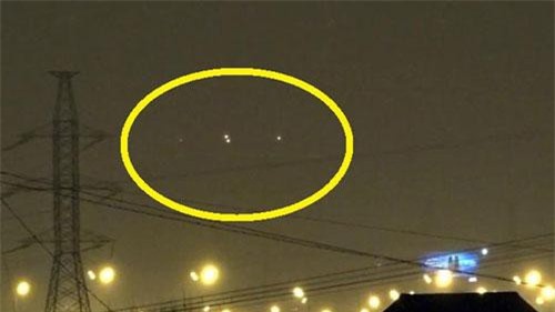 Xôn xao UFO lơ lửng trên bầu trời nước Nga