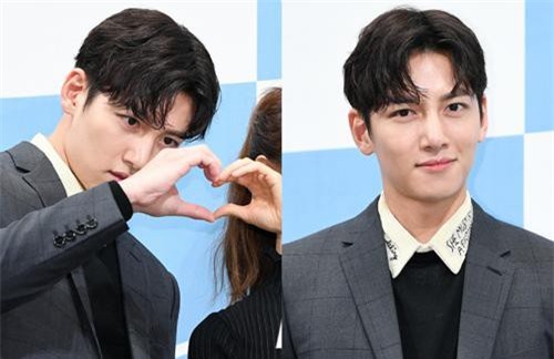 Ji Chang Wook chính thức comeback sau 2 năm, gây sốt vì vẻ soái cực phẩm và ánh mắt dành cho nữ chính tại sự kiện