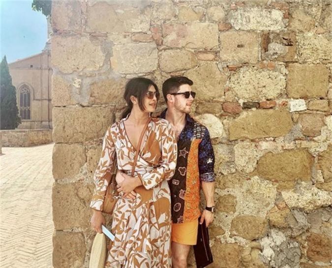 Sự thật đằng sau các bức ảnh 'sống ảo' triệu like của chị em trên mạng xã hội