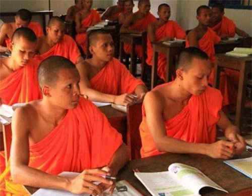 Nam giới dân tộc nào ở Việt Nam cứ 12 tuổi là phải đi tu?