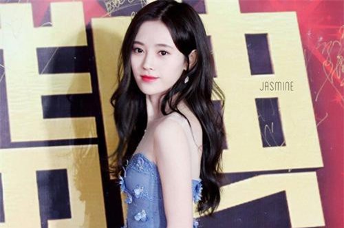 Điều gì giúp Cúc Tịnh Y - 'mỹ nhân 4.000 năm có một' của Trung Quốc thành công trong thời gian ngắn?