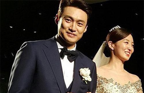 Mỹ nam "Vì sao đưa anh tới" và bà xã xinh đẹp chính thức đón con đầu lòng