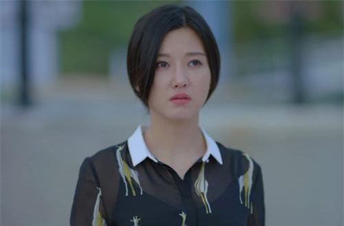 Mẹ chồng ngọt nhạt khuyên bán đất cho "giặc bên Ngô" trả nợ, tôi nhắc nhẹ chuyện quá khứ khiến cả nhà lặng thinh