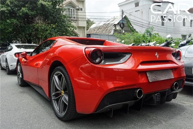 Chi tiet Ferrari 488 Spider tien ty cua Cuong Do la-Hinh-8