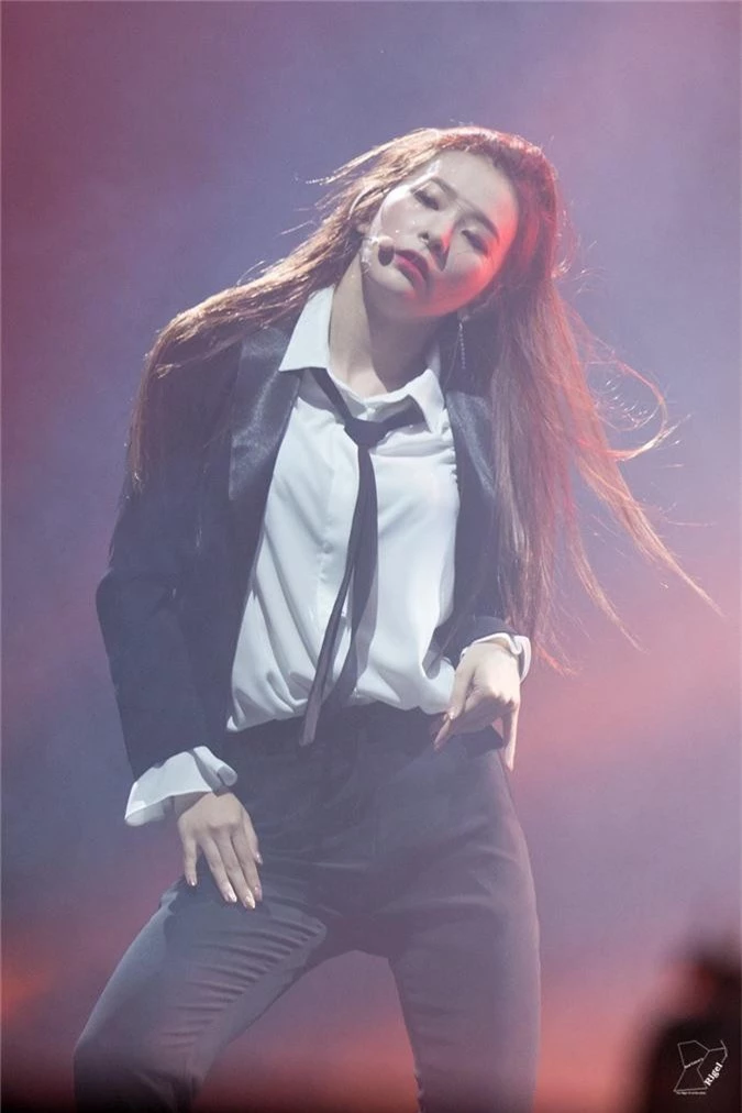 red_room_rv_1st_concert_seulgi_3_3