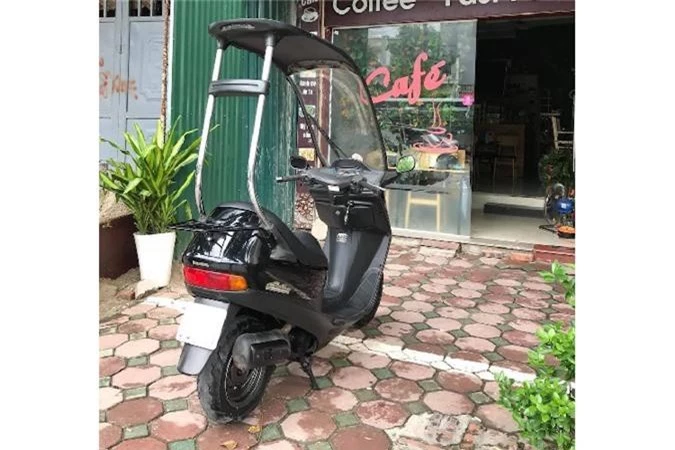 Xe tay ga Honda di mua khong so uot da tai Ha Noi-Hinh-10