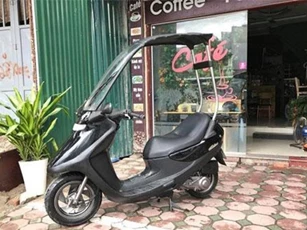 Xe tay ga Honda đi mưa không sợ ướt da tại Hà Nội