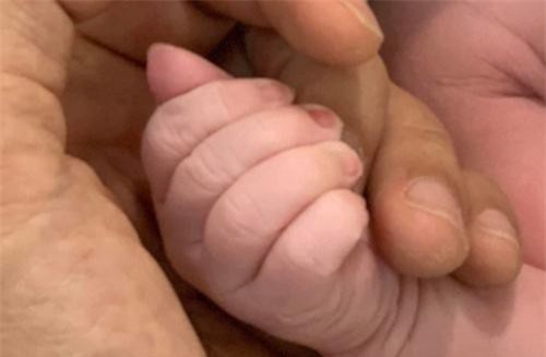 Hoàng Bách khoe vợ lần thứ 3 làm điều phi thường này