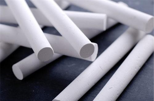 Bỏ phấn bảng vào tủ quần áo, chồng mắng "dở hơi" nhưng kết quả lại "gây choáng"