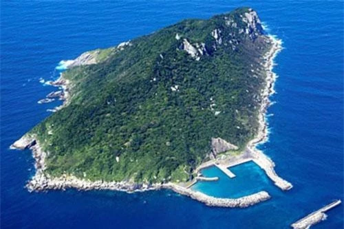 Hòn đảo nhỏ Okinoshima.