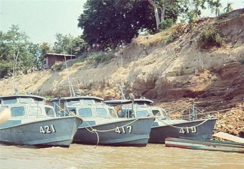 Xuồng tuần tra trên sông của Hải quân nhân dân Lào. Ảnh: Wikipedia.