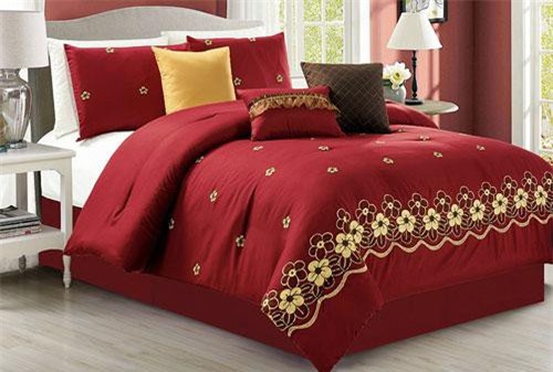 Dùng chăn ga màu này chẳng trách vợ chồng lục đục, con giáp thứ 13 ra sức hoành hành