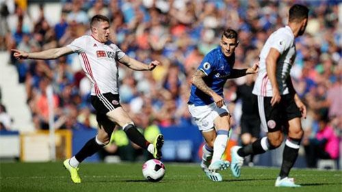 Quá khát bàn thắng, cựu sao Barca làm điều 'điên rồ' với Everton
