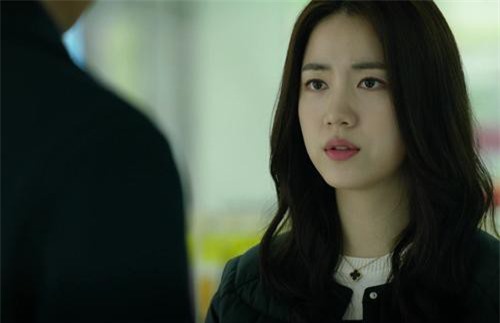 Biết mẹ ép vợ phải ly hôn vì mãi chưa có con, chồng tôi đưa ra một tờ giấy khiến bà chết lặng