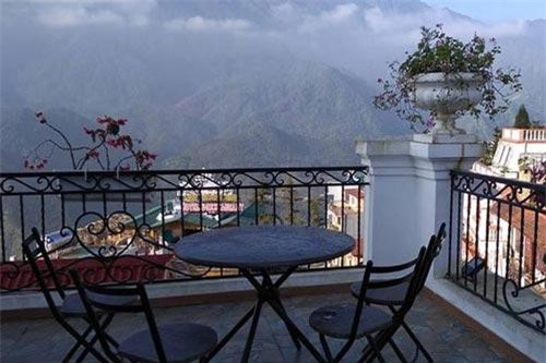 Sốc khi bạn trai ngoan hiền thường xuyên "qua đêm" với gái lạ