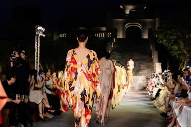 " Yên" - Bộ sưu tập thời trang được khơi nguồn cảm hứng từ vùng đất Yên Tử