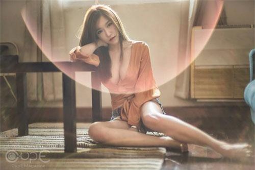 CLIP: Thể hình ‘vạn người mê’ của ‘nữ thần xe hơi’ 