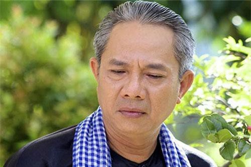 Ai tiếp tay cho showbiz tạp nham, người nào cũng có thể làm nghệ sĩ?