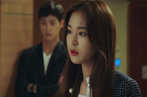 Đi ăn trưa cùng đồng nghiệp, tôi tuyên bố hủy hôn trước mặt bao người khi tình cờ chạm trán chồng sắp cưới