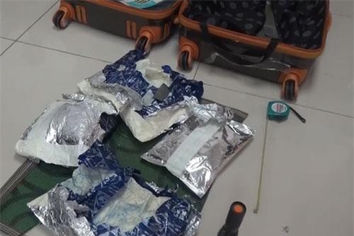 Quảng Trị: Bắt vụ vận vận chuyển gần 15kg ma túy đá