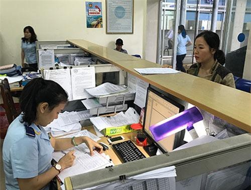 Công nhận cho 2 doanh nghiệp đủ điều kiện kinh doanh hàng miễn thuế