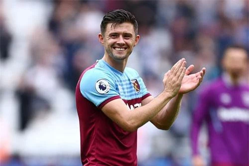 Hậu vệ trái: Aaron Cresswell (West Ham).