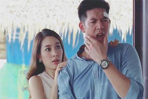 Mang bánh biếu bố mẹ chồng, tôi sững sờ trước lời nói của cháu