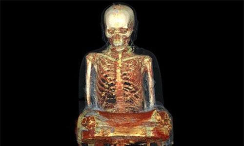 Kinh ngạc xác ướp nhà sư bên trong tượng Phật ngàn năm