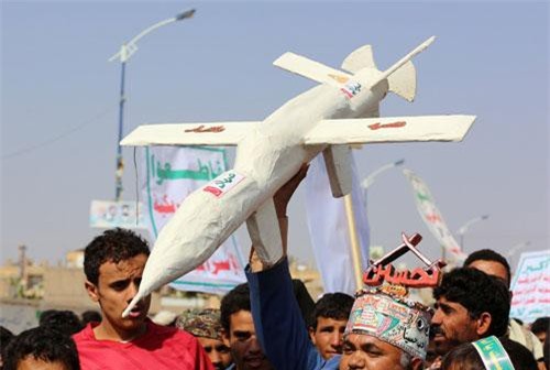 Máy bay không người lái nào đã tấn công giếng dầu Saudi Arabia?