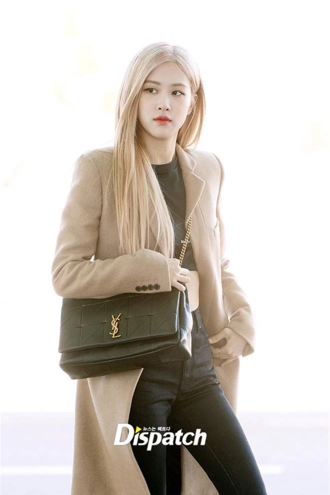 Màn đọ sắc xuất thần gây bão sân bay: Rosé (BLACKPINK) đẹp đỉnh cao, làm lu mờ cả Suzy và chân dài cực chất - Ảnh 4.