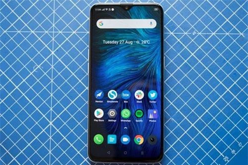 XT dùng tấm nền màn hình AMOLED kích thước 6,4 inch, độ phân giải Full HD Plus (2.340x1.080 pixel), mật độ điểm ảnh 402 ppi, chia theo tỷ lệ 19,5:9. 