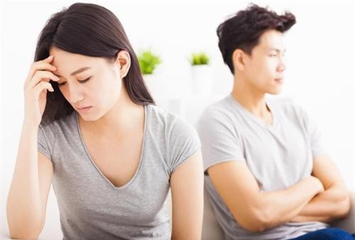 10 năm sau ly hôn, vợ cũ đề nghị một điều khiến tôi "đứng hình"