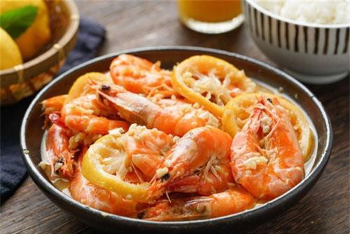 Tôm hấp xưa rồi, giờ phải làm theo cách này mới chuẩn ngon, chồng con mê tít