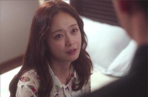 Chồng qua đêm với người cũ để ‘đền bù’ thanh xuân