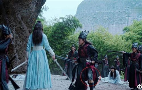 "Mỏi tay nhặt sạn" phi lý đến hài hước trong loạt phim Hoa ngữ đình đám