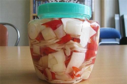 Công thức làm măng ngâm tỏi ớt "gia truyền" của mẹ chồng tôi, để lâu cũng không lên váng