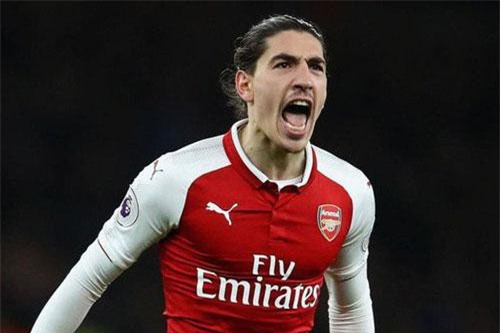 Arsenal đón bộ đôi hậu vệ cánh trở lại