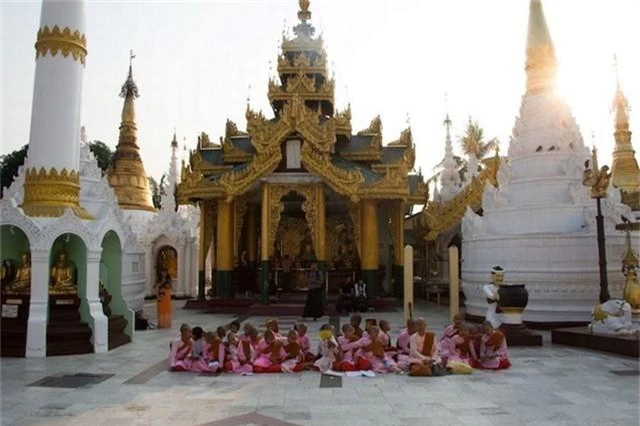 10 ngôi chùa vừa đẹp vừa linh thiêng ở Châu Á - 9