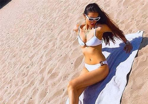 Phạm Hương phản ứng gay gắt trước thông tin bị "ghẻ lạnh" ở Việt Nam