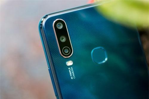 Smartphone 3 camera sau, chip S665, pin 5.000 mAh, giá gần 3 triệu